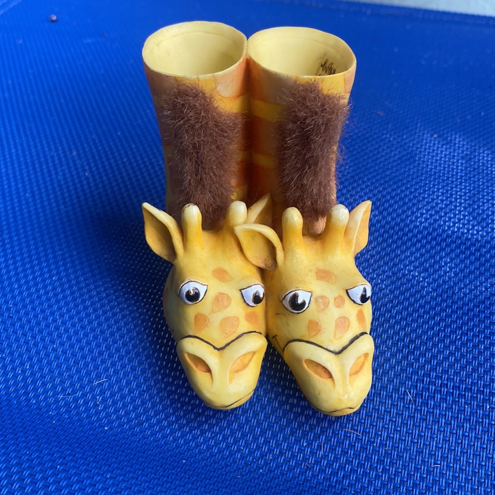 Willow Hall Shoo Shoo Chomp Chomp Giraffe Boots figurine collectible.
